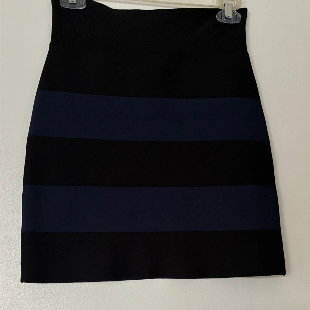 BCBGMaxAzria Black and Blue Mini Skirt - Picture 2 of 4